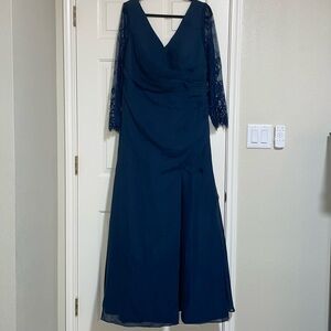 JJ’s House Gorgeous Navy Blue Chiffon, Floor Length, Back Zip.